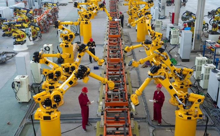 能满足工业产品多样化,小批量的生产要求,因此,工业机器人的应用领域